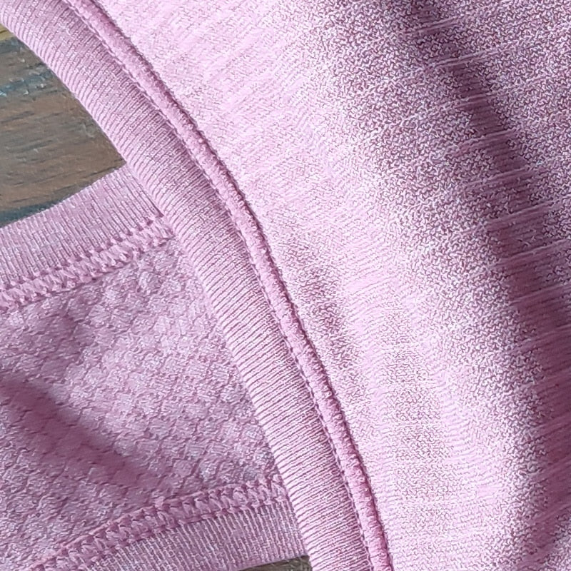 Seamless Yoga Tops With Bra